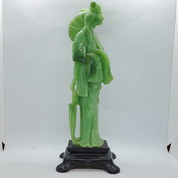 vintage Japanese Geisha with fan and parasol Jade green figure on a stand Italy. - Picture 10 of 15